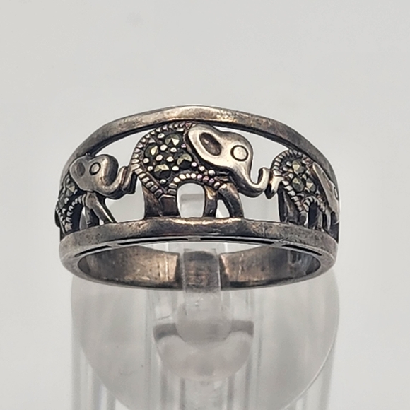 Nevada Silver Mine Sterling Silver & Marcasite Elephant Ring (11)